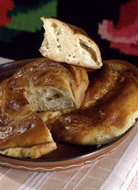 Вертута из пресного теста с брынзой