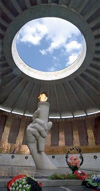 Вечный огонь (на Мамаевом кургане)