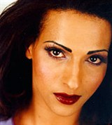 Дана интернешнл (портрет)