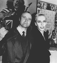 Дженезис (Фил Коллинз и Анни Леннокс)