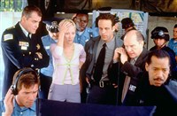 Джон Кью (кадр из фильма)