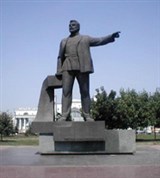 Днепропетровск (памятник Петровскому)