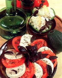 Закуска «Моцарелла кон помидоро»