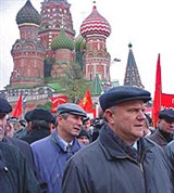 Зюганов Геннадий Андреевич (у храма Василия Блаженного)