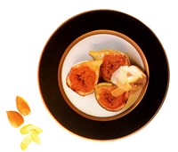 Инжир с кардамоновым кремом