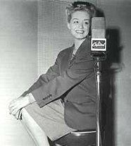 КРИСТИ Джун (с микрофоном)