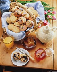 Кекс с черносливом и изюмом