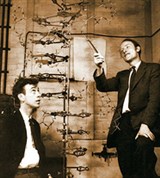 Крик Фрэнсис Харри Комптон (с моделью ДНК)