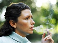 Курение (курящая женщина)