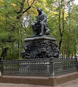 Летний сад (памятник Крылову)