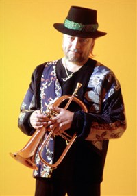 МАНДЖОНЕ Чак (портрет)