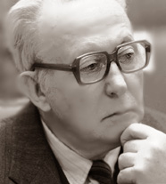 МЕДВЕДЕВ Рой Александрович