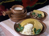 Мамалыга с брынзой и шкварками