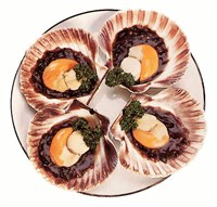 Морские гребешки с черными бобами