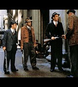 Неприкасаемые (кадр из фильма)