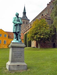 Оденсе (памятник Андерсену)