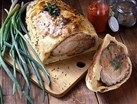 Окорок свиной домашний в тесте