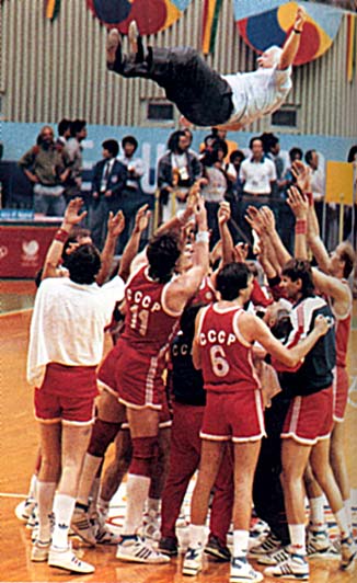 Сборная ссср по баскетболу игры. Баскетбол Сеул 1988. Сборная СССР по баскетболу 1972.
