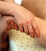 Ординарное разминание на трехглавой и дельтовидной мышцах плеча