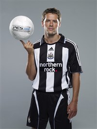 Оуэн Майкл (в форме «Ньюкасла»)