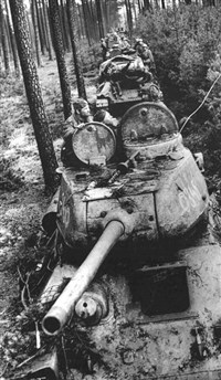 Первый украинский фронт (колонна танков)