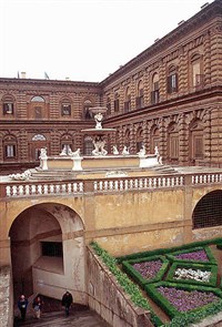 Питти (Амманати. Палаццо Питти, внутренний дворик)