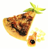 Пицца с ветчиной и маслинами