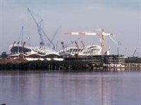 Подъемный кран (строительство Олимпийского стадиона)