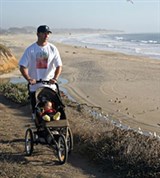 Развитие ребенка (девятый месяц) (трехколесная коляска)