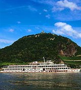 Рейн (замок Рейнштайн на левобережье)