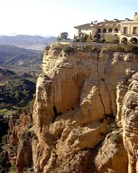 Ронда (город над пропастью)