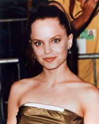 СУВАРИ Мина (портрет 1)