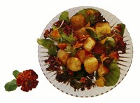 Салат с жареным халуми