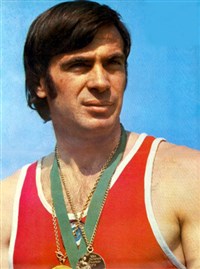 Санеев Виктор Данилович с олимпийскими наградами