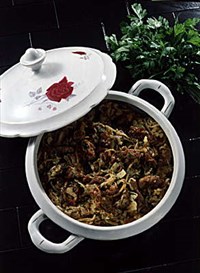 Свинина тушеная с капустой