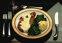 Стейк под сметанным соусом