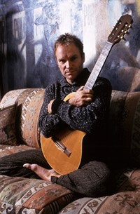 Стинг (с гитарой)