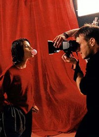 ТРИ ЦВЕТА: КРАСНЫЙ (кадр из фильма)