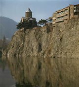 Тбилиси (храм Метехи на набережной Куры)