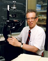 Темин Хауард Мартин (в лаборатории)