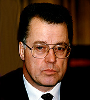 УЛЬМАНИС Гунтис