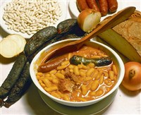 Фасоль в томатном соусе по-испански