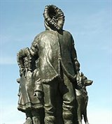 Фэрбенкс (памятник первым поселенцам)