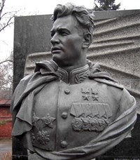 ЧЕРНЯХОВСКИЙ Иван Данилович (надгоробный памятник)