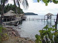 Чанг (домик на сваях)