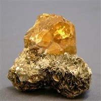 ШЕЕЛИТ (кристаллы)