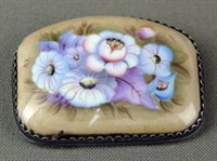 Эмаль (брошь)