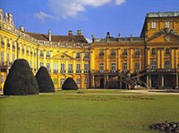 Эстерхаза (центральный фасад)