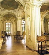 Эстерхази (зала террена)