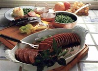 Язык в соусе из мадеры